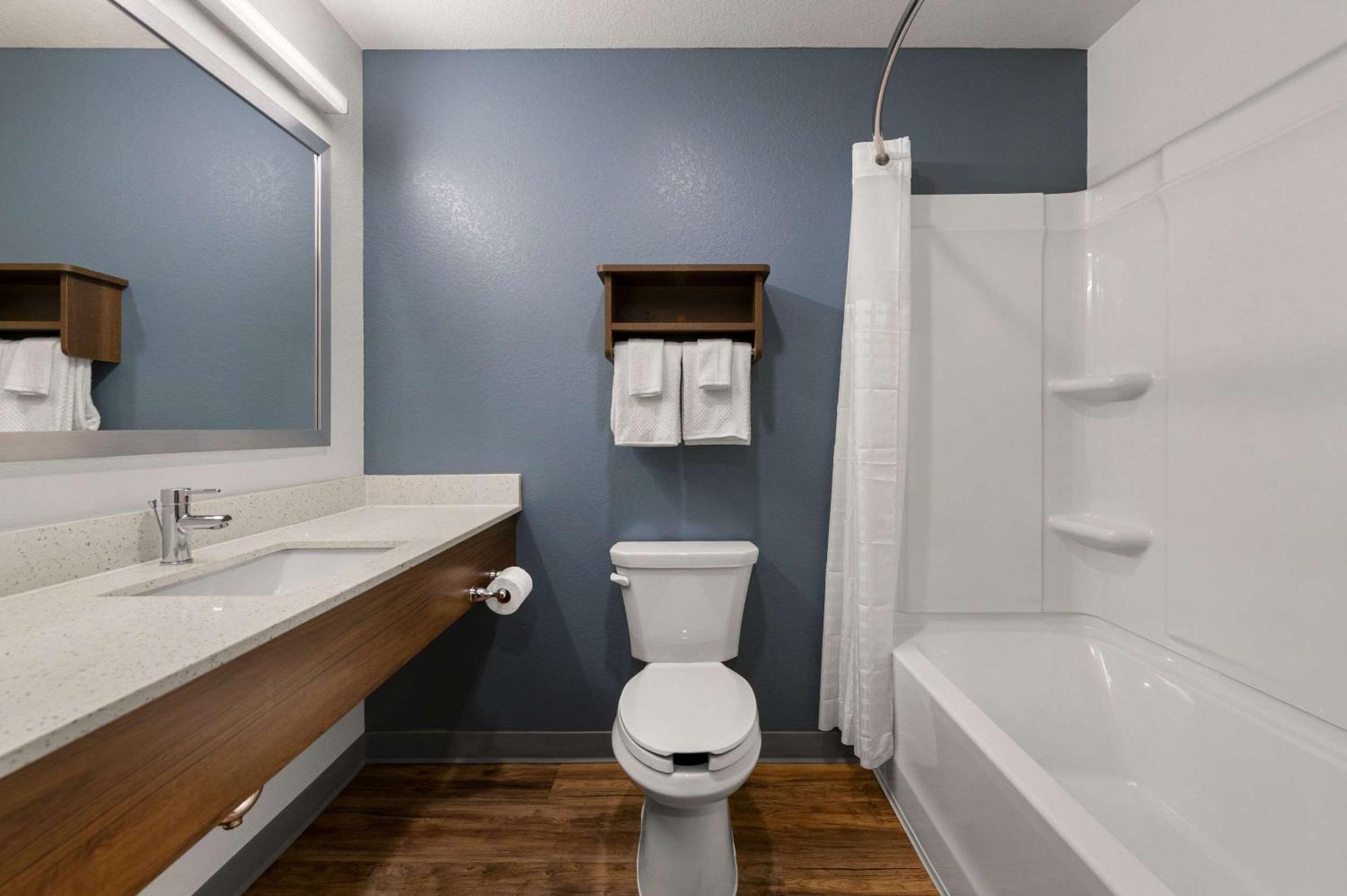 Woodspring Suites Yorktown นิวพอร์ตนิวส์ ภายนอก รูปภาพ