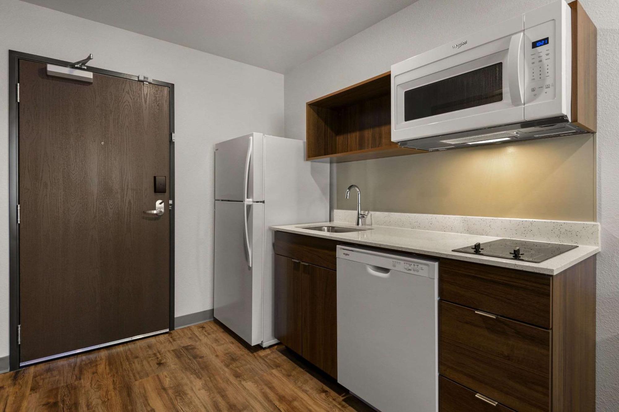 Woodspring Suites Yorktown นิวพอร์ตนิวส์ ภายนอก รูปภาพ