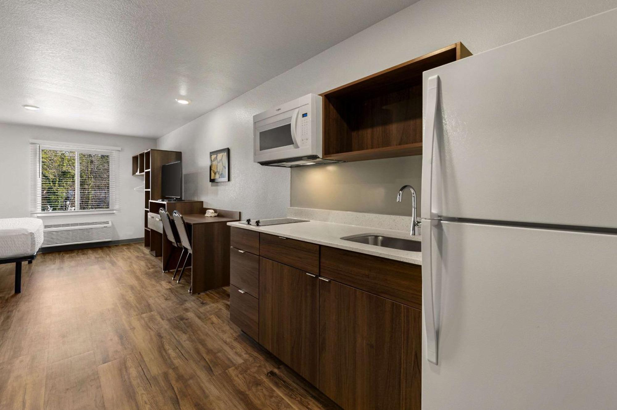 Woodspring Suites Yorktown นิวพอร์ตนิวส์ ภายนอก รูปภาพ