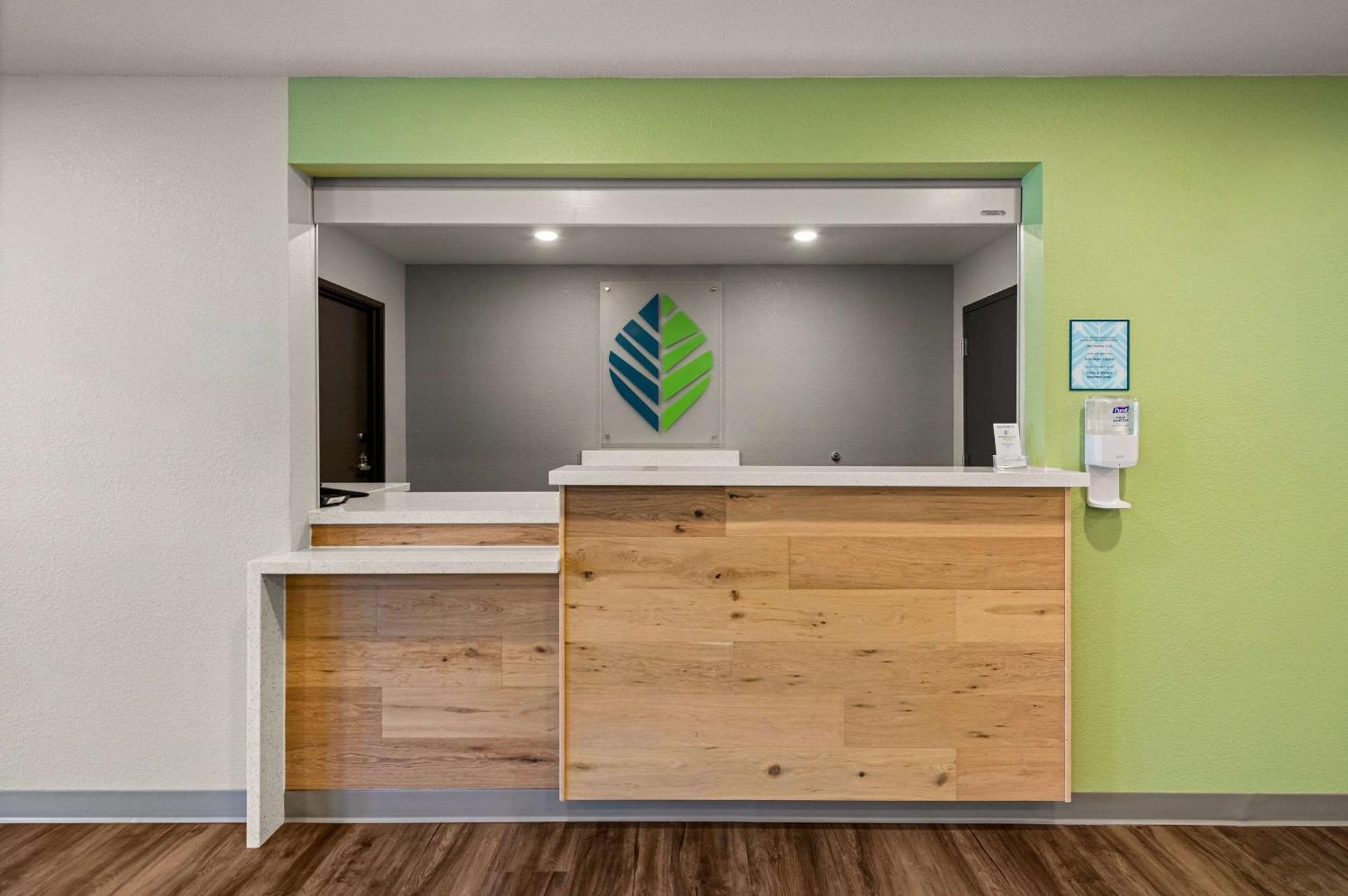 Woodspring Suites Yorktown นิวพอร์ตนิวส์ ภายนอก รูปภาพ