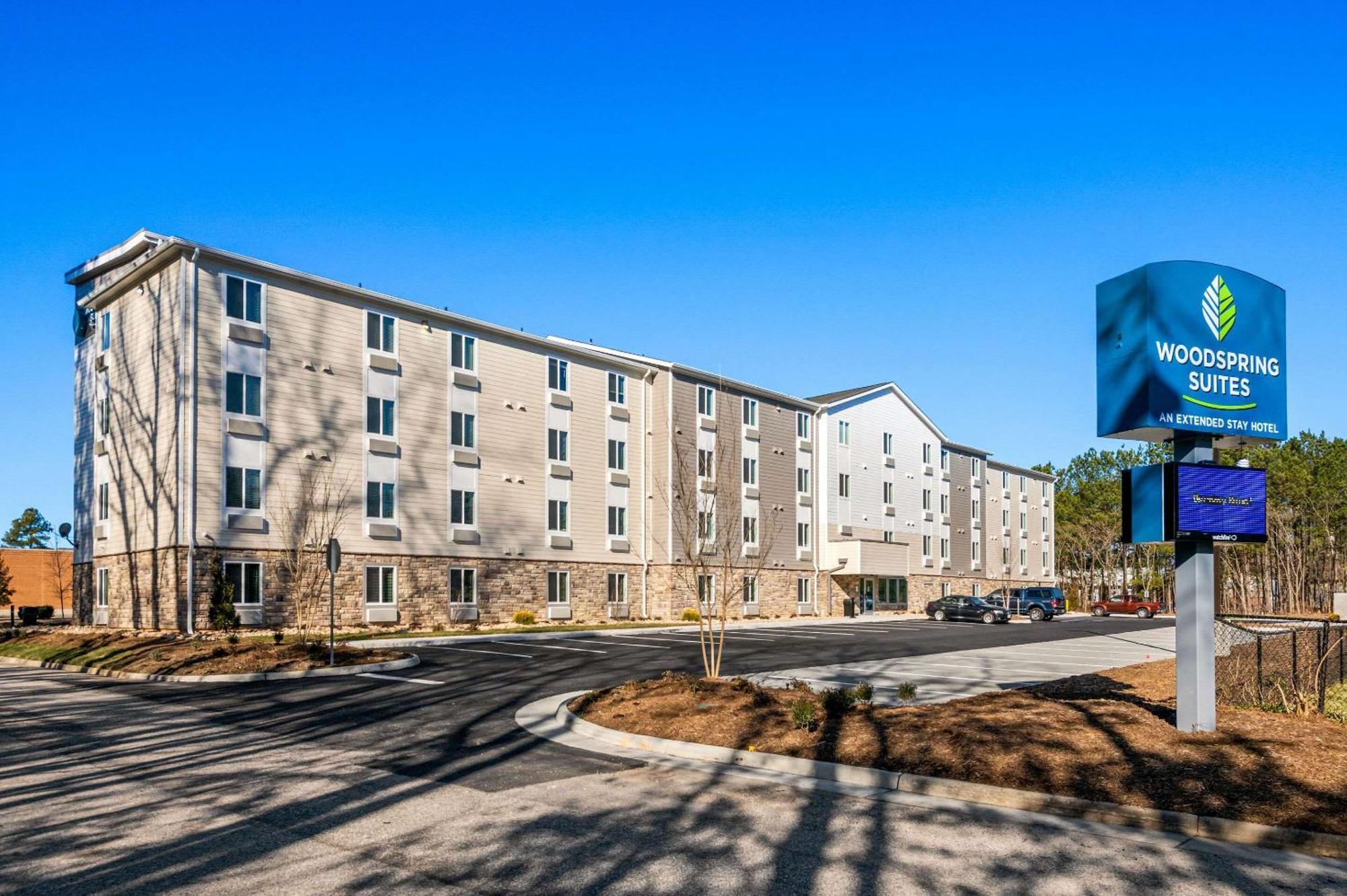 Woodspring Suites Yorktown นิวพอร์ตนิวส์ ภายนอก รูปภาพ